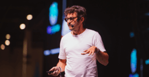 Vicente Rezende, CMO da RD Station: “A Inteligência Artificial é um braço mecânico que potencializa seu trabalho, não substitui” Vicente Rezende, CMO da RD Station